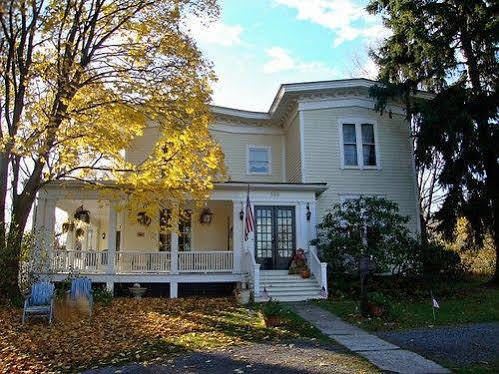 Finger Lakes Bed And Breakfast Penn Yan Exterior photo